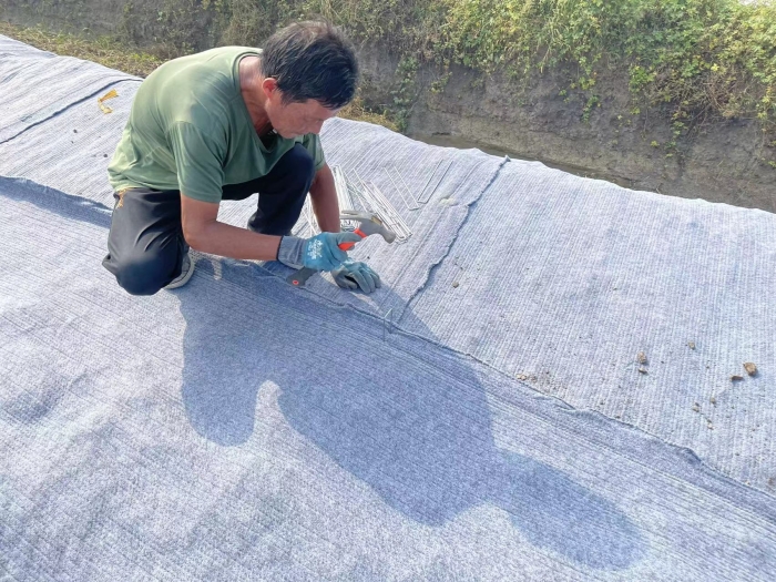 水泥毯浇水固化原理及应用场景详解